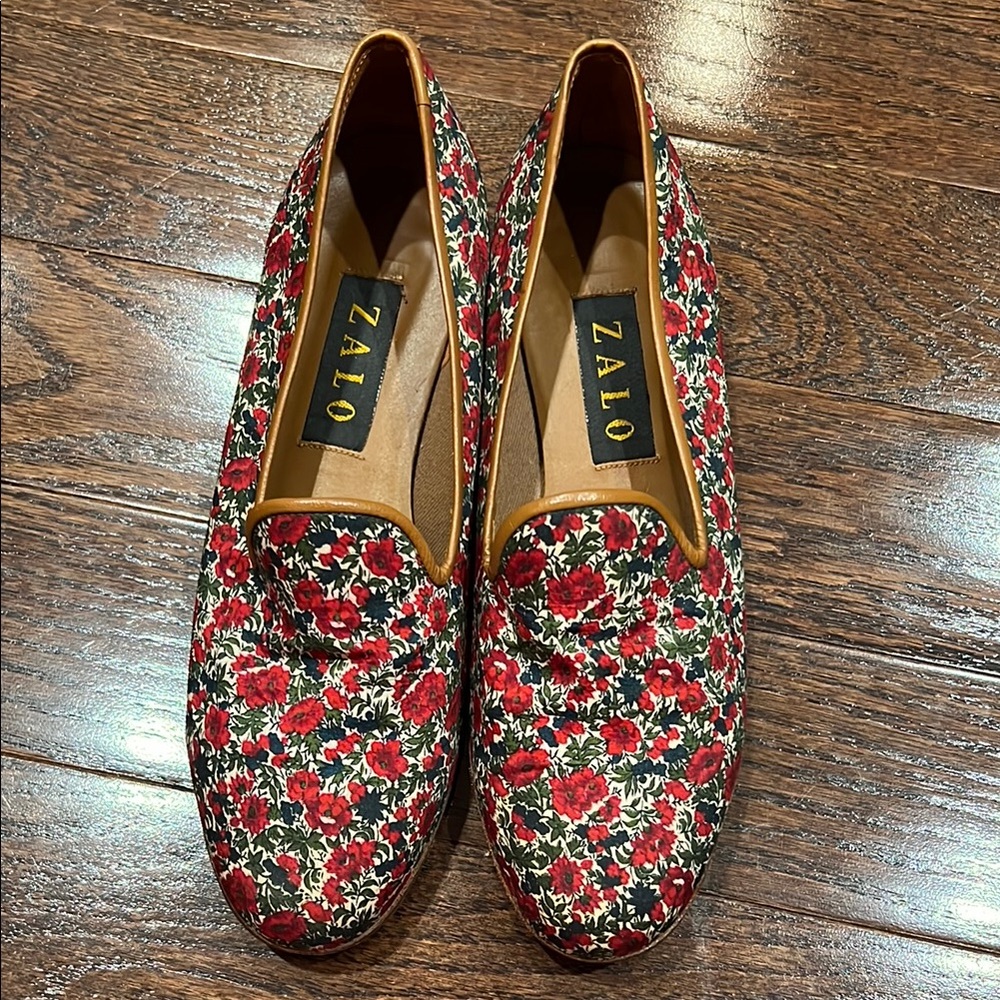Zalo Women's Floral Loafers - Red and Navy - Picture 3 of 5